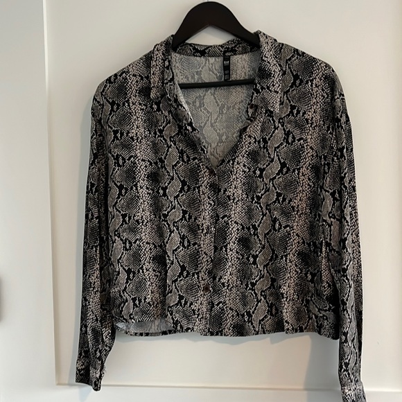 Stylish blouse - Picture 1 of 4